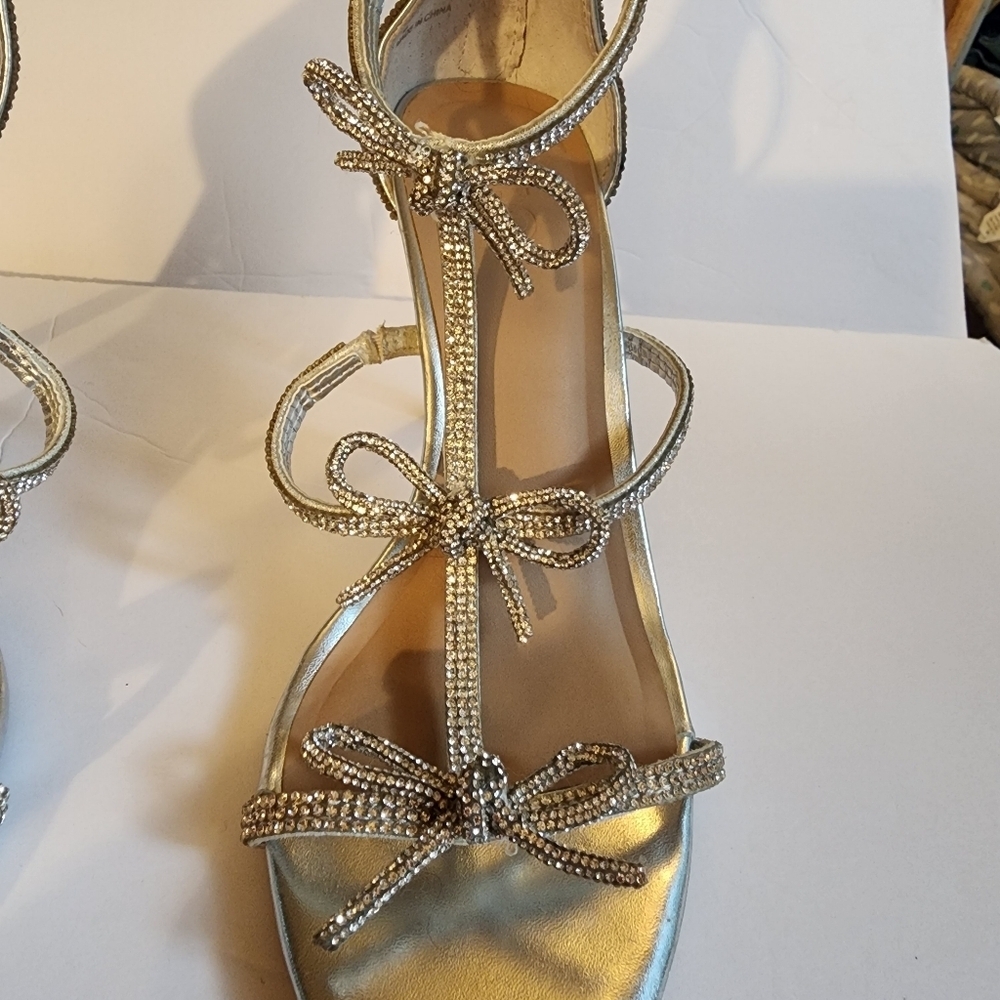 INC Elegant Silver Rhinestone Bow Strappy 4" Heels International Concepts Size 7 - Picture 5 of 10
